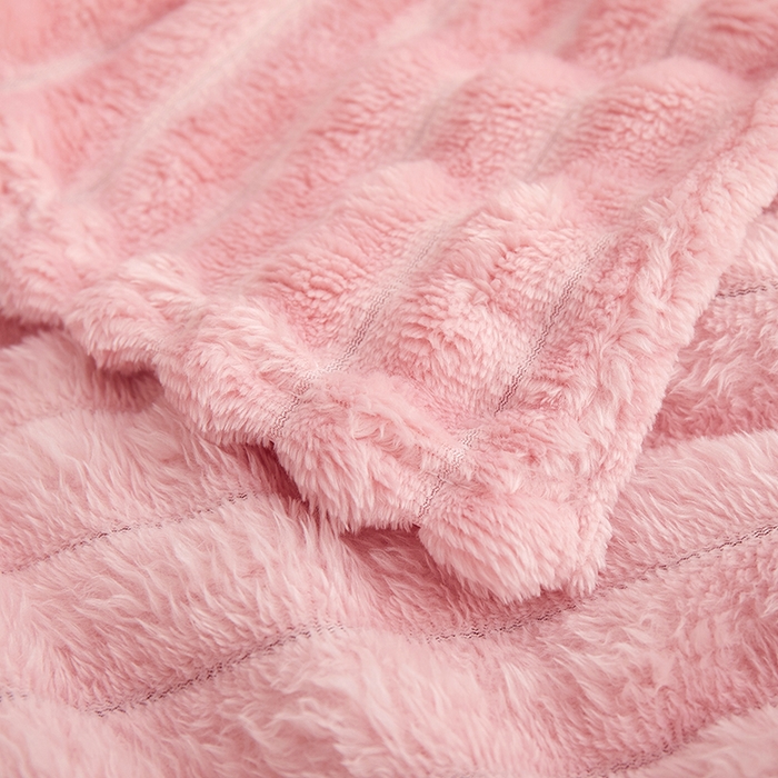 91家纺网 家纺一手货源 找家纺 楼兰公主毛毯专供 2025新款大抽条+羊羔绒绒毯盖毯毯子 单层大抽条绒毯-豆粉