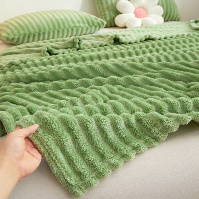 91家纺网 家纺一手货源 找家纺 楼兰公主毛毯专供 2025新款大抽条+羊羔绒绒毯盖毯毯子 单层大抽条绒毯-果绿