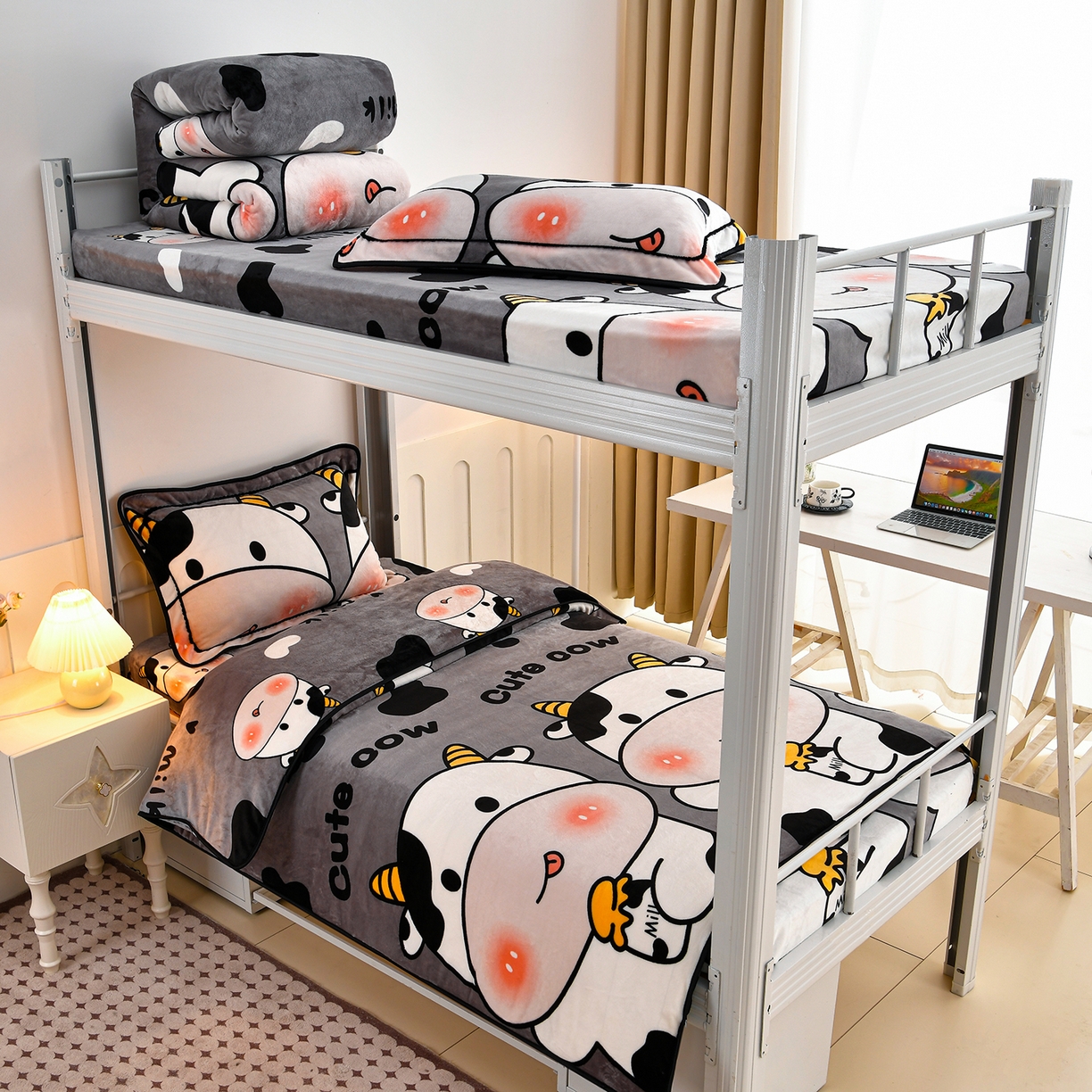 91家纺网 家纺一手货源 找家纺 硕喜 2025新款学生宿舍床系列牛奶绒学生三件套 奶牛