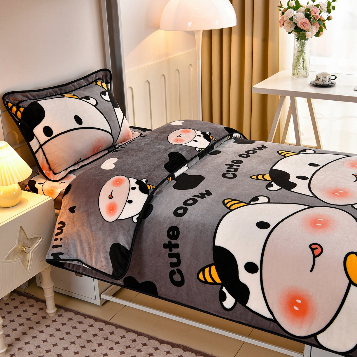 91家纺网 家纺一手货源 找家纺 硕喜 2025新款学生宿舍床系列牛奶绒学生三件套 奶牛