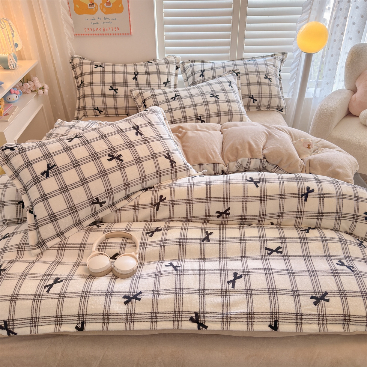 91家纺网 家纺一手货源 找家纺 名兮家居 2025秋冬新款加厚高克重牛奶绒单被套 格子蝴蝶结