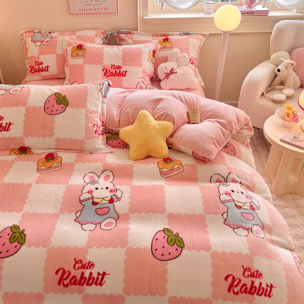 91家纺网 家纺一手货源 找家纺 名兮家居 2025秋冬新款加厚高克重牛奶绒单被套 格子兔