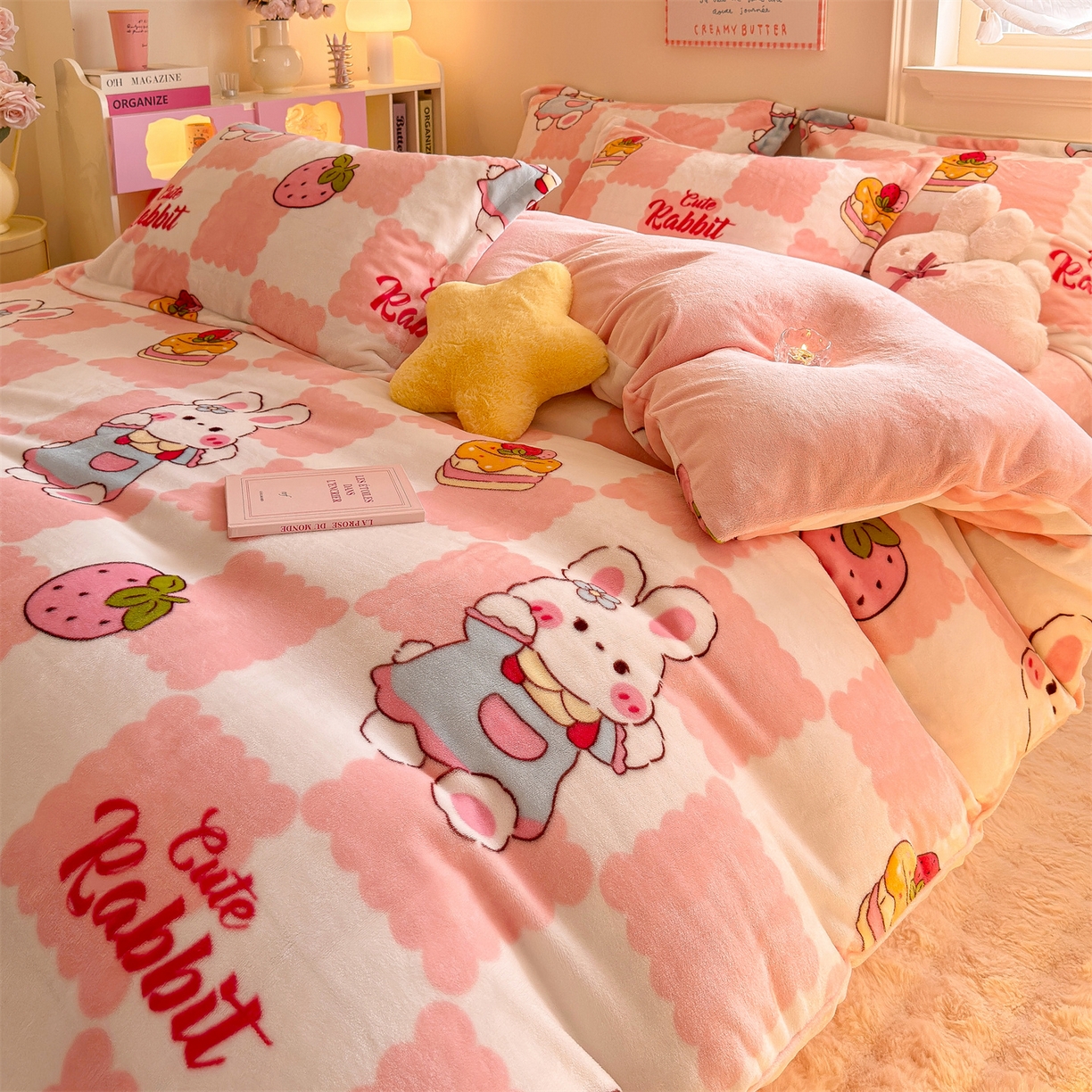 91家纺网 家纺一手货源 找家纺 名兮家居 2025秋冬新款加厚高克重牛奶绒单被套 格子兔