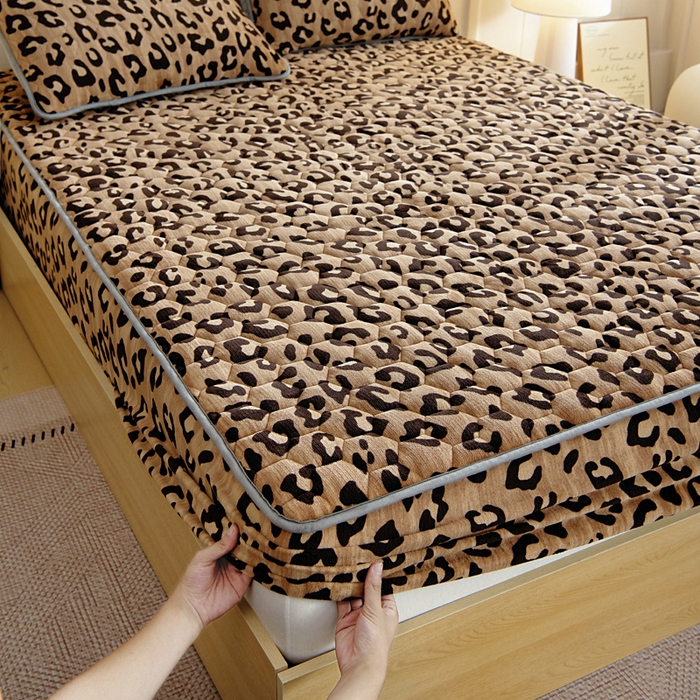 91家纺网 家纺一手货源 找家纺 （总）情煊家纺 2025新款保暖牛奶绒夹棉床笠-床笠款