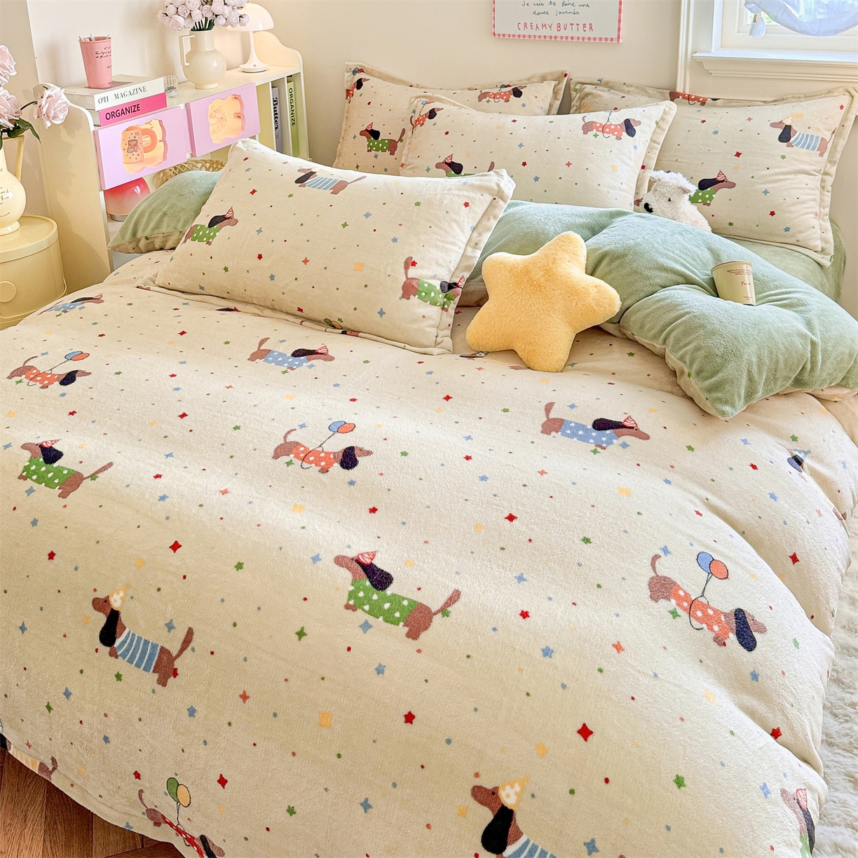 91家纺网 家纺一手货源 找家纺 名兮家居 2025秋冬新款加厚高克重牛奶绒单被套 腊肠狗