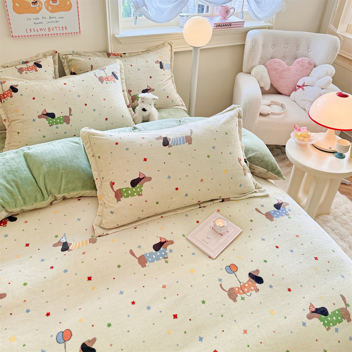 91家纺网 家纺一手货源 找家纺 名兮家居 2025秋冬新款加厚高克重牛奶绒单被套 腊肠狗