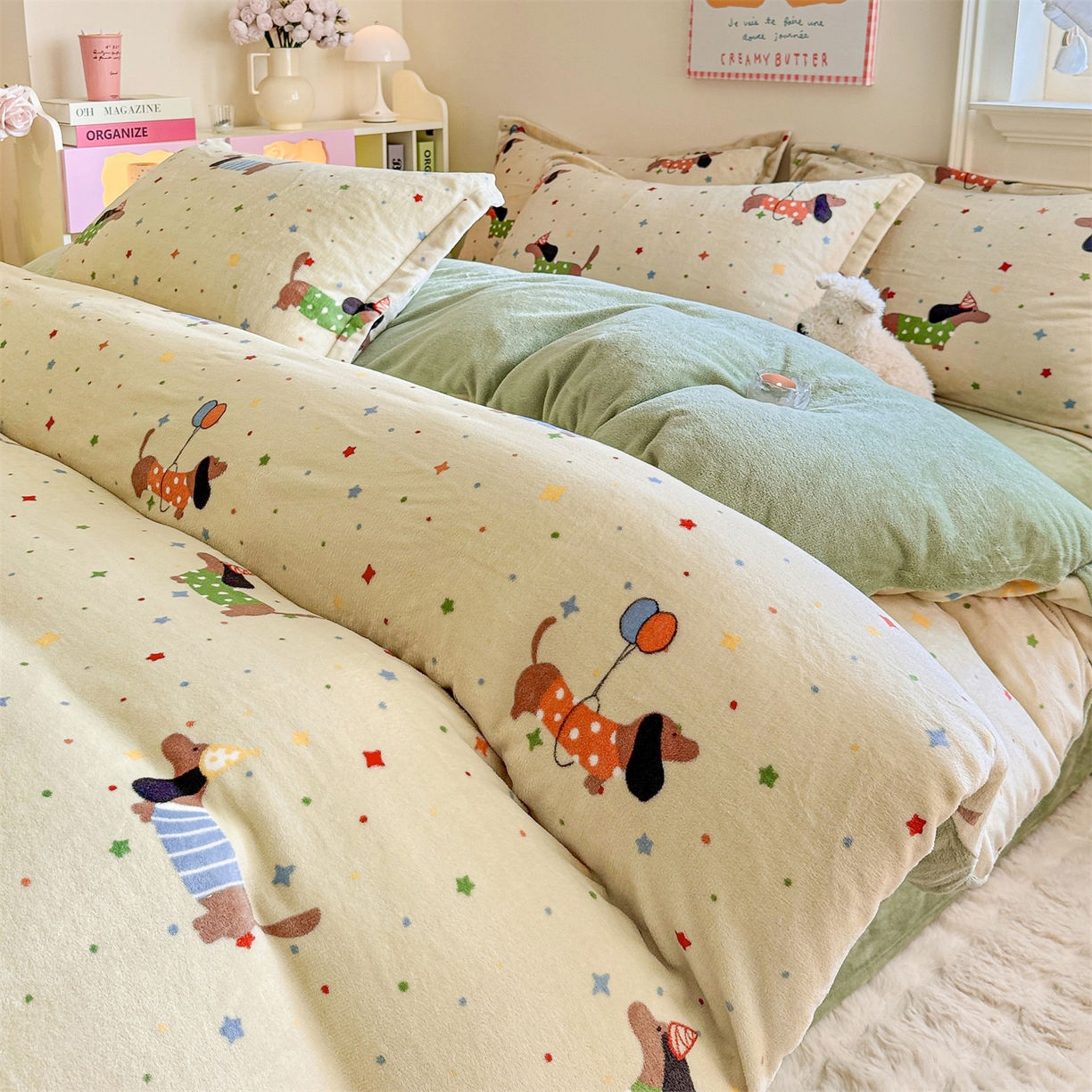 91家纺网 家纺一手货源 找家纺 名兮家居 2025秋冬新款加厚高克重牛奶绒单被套 腊肠狗