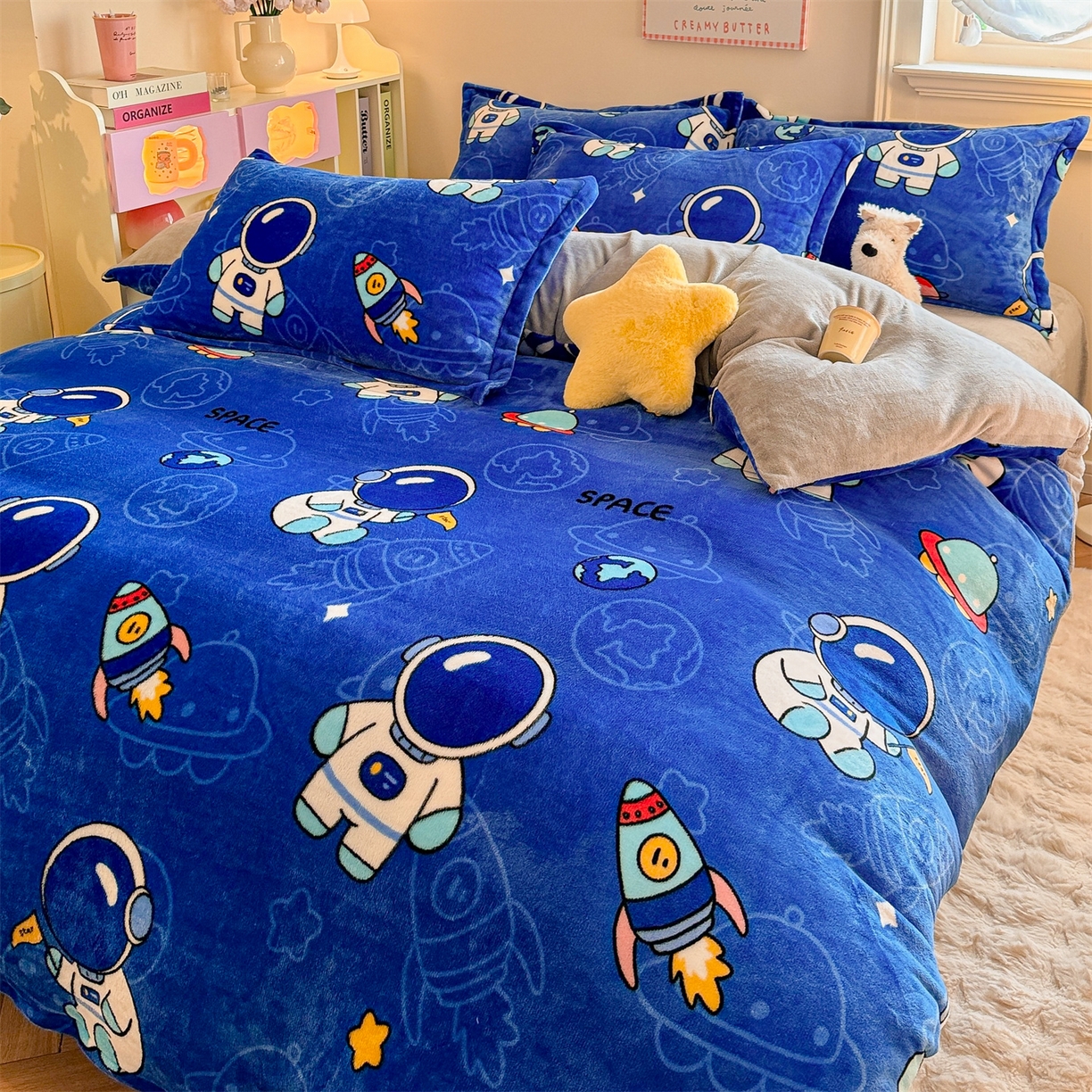 91家纺网 家纺一手货源 找家纺 名兮家居 2025秋冬新款加厚高克重牛奶绒单被套 太空人