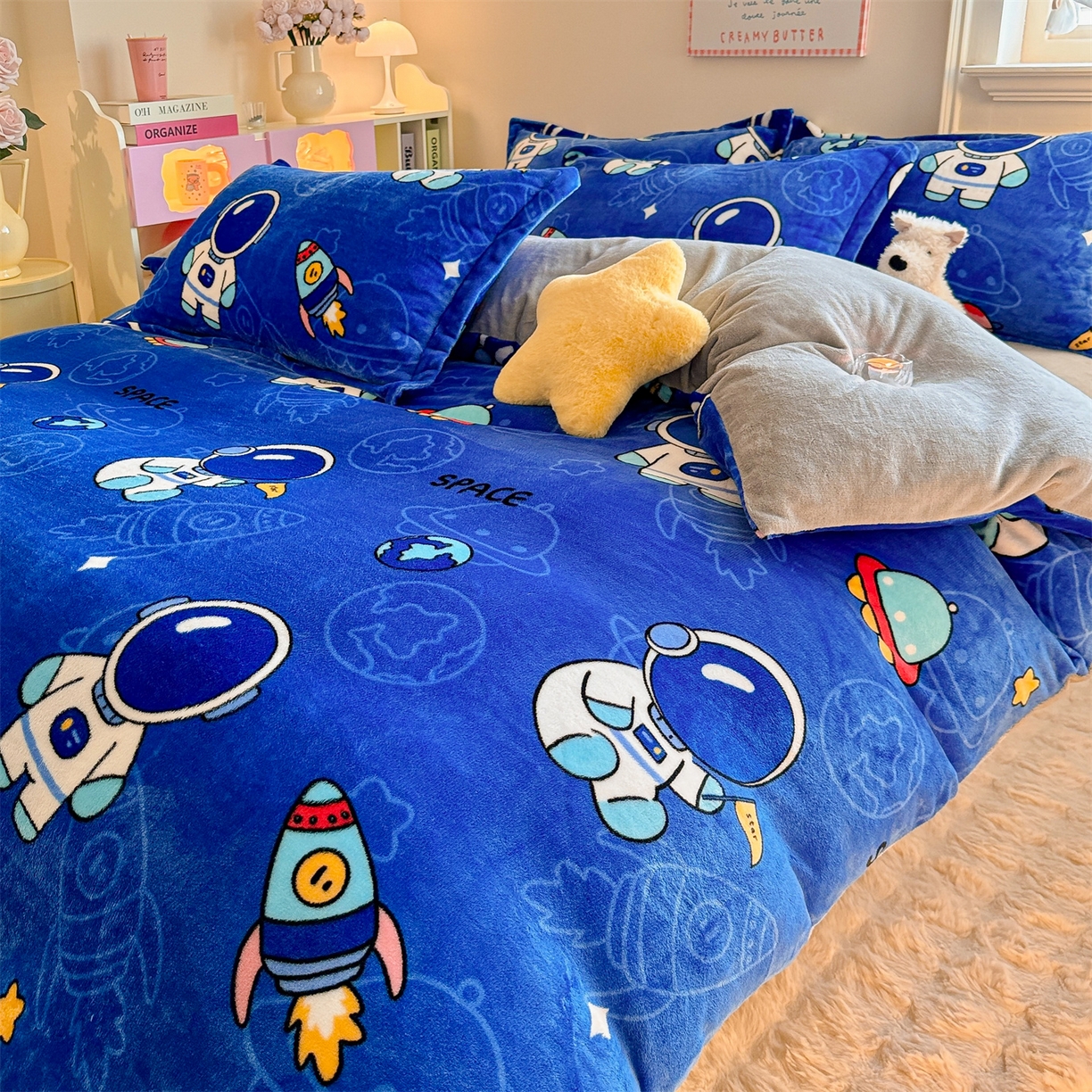 91家纺网 家纺一手货源 找家纺 名兮家居 2025秋冬新款加厚高克重牛奶绒单被套 太空人