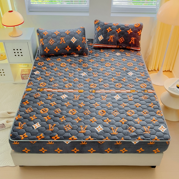 91家纺网 家纺一手货源 找家纺 情煊家纺 2025新款保暖牛奶绒夹棉床笠-床笠款 大牌风范