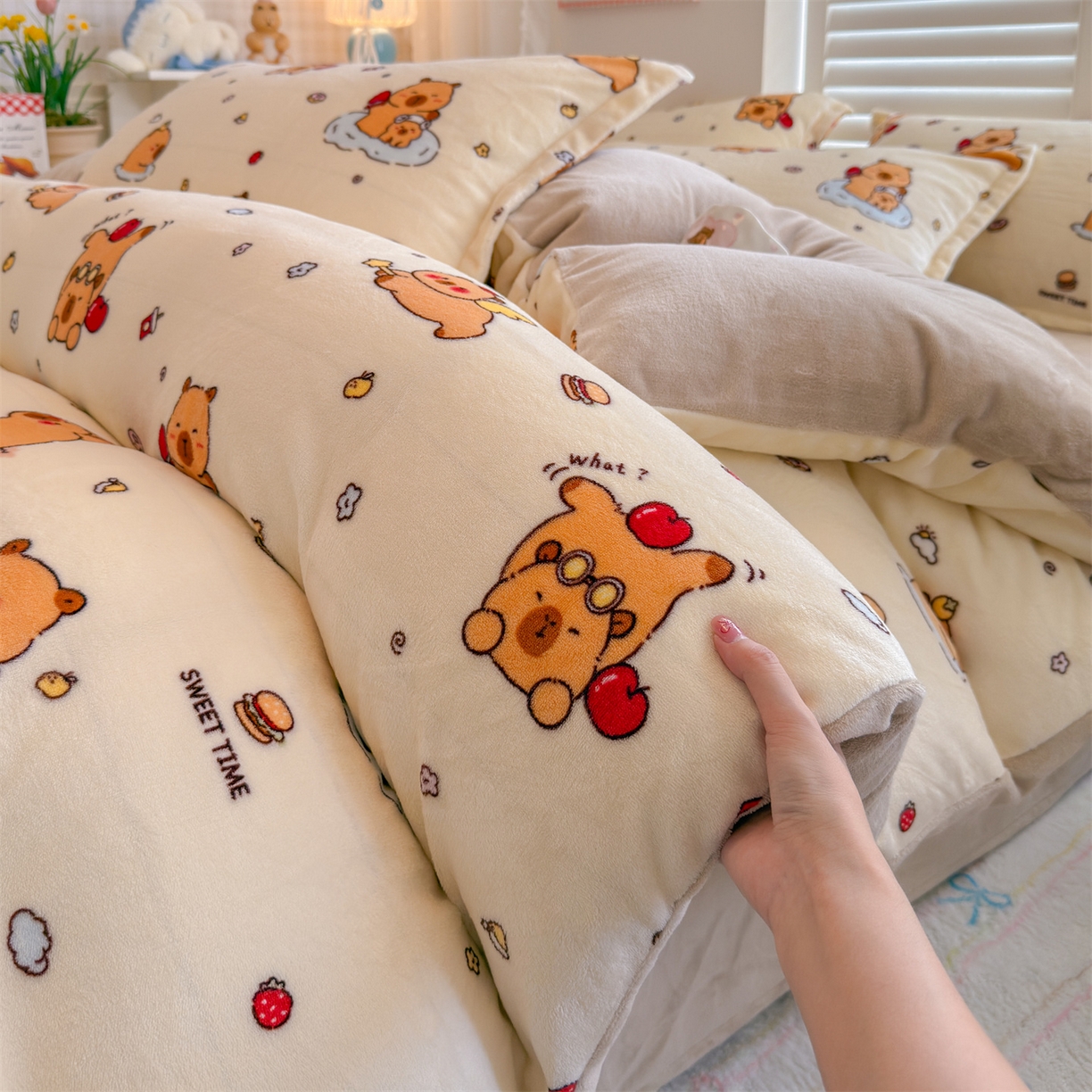 91家纺网 家纺一手货源 找家纺 名兮家居 2025秋冬新款加厚高克重牛奶绒单被套 贪吃巴拉