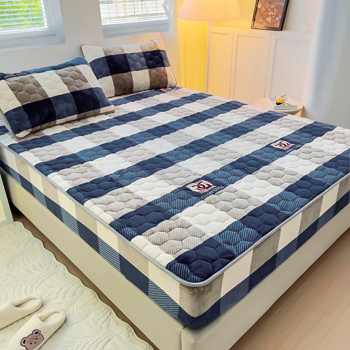 91家纺网 家纺一手货源 找家纺 情煊家纺 2025新款保暖牛奶绒夹棉床笠-床笠款 蓝大格