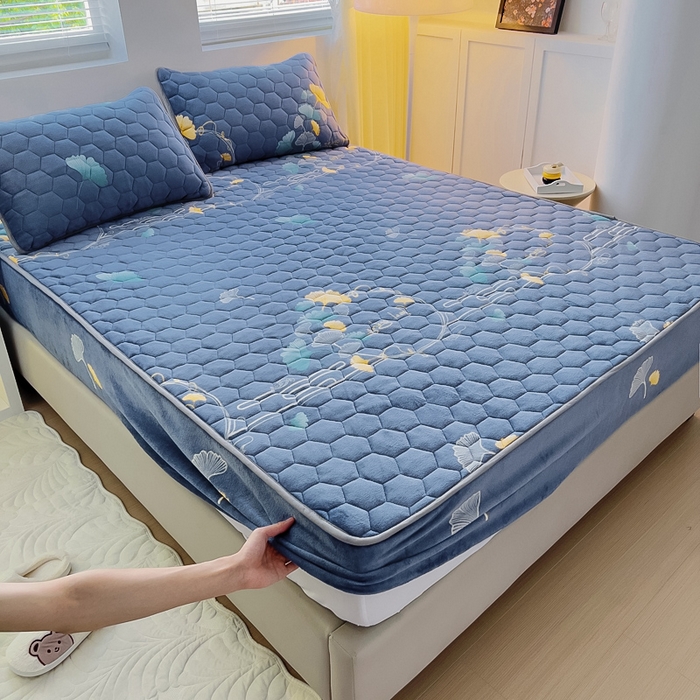 91家纺网 家纺一手货源 找家纺 情煊家纺 2025新款保暖牛奶绒夹棉床笠-床笠款 三生有杏