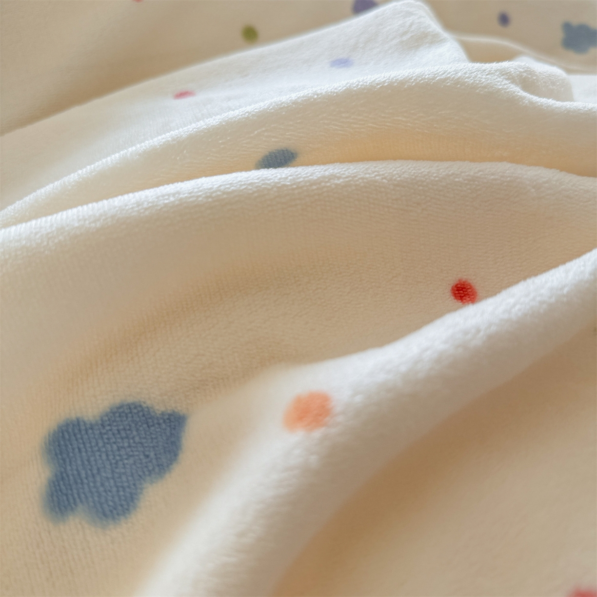 91家纺网 家纺一手货源 找家纺 名兮家居 2025秋冬新款加厚高克重牛奶绒单被套 童话星空