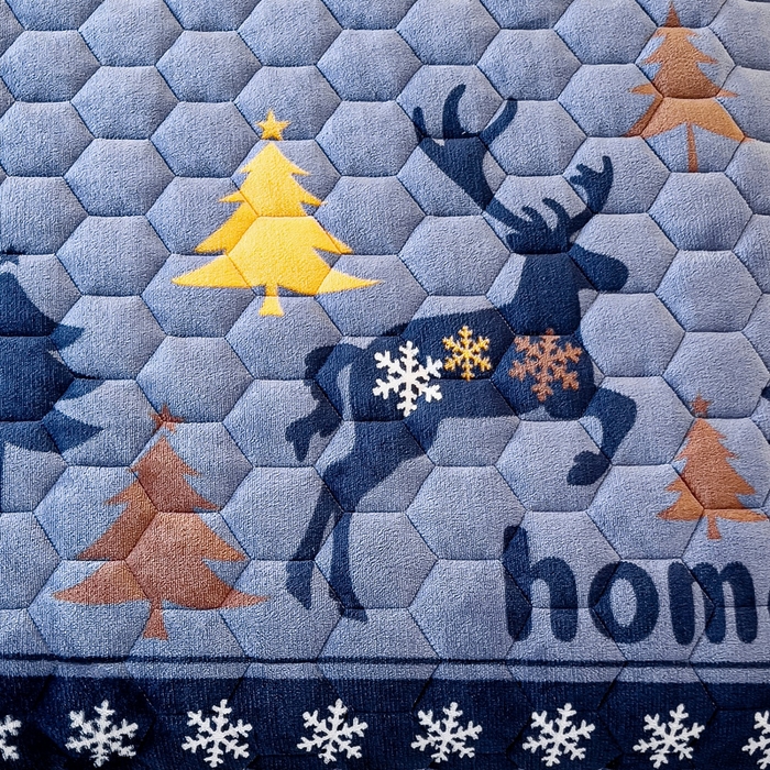 91家纺网 家纺一手货源 找家纺 情煊家纺 2025新款保暖牛奶绒夹棉床笠-床笠款 一鹿幸福