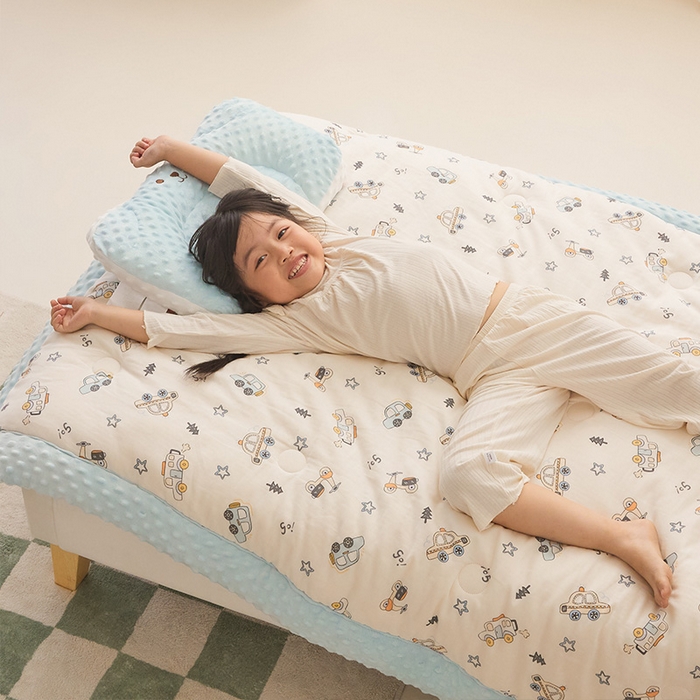 91家纺网 家纺一手货源 找家纺 嗨生活 2025年新款全棉纯棉双层纱豆豆被儿童被春秋被冬被幼儿园被子 汽车乐园