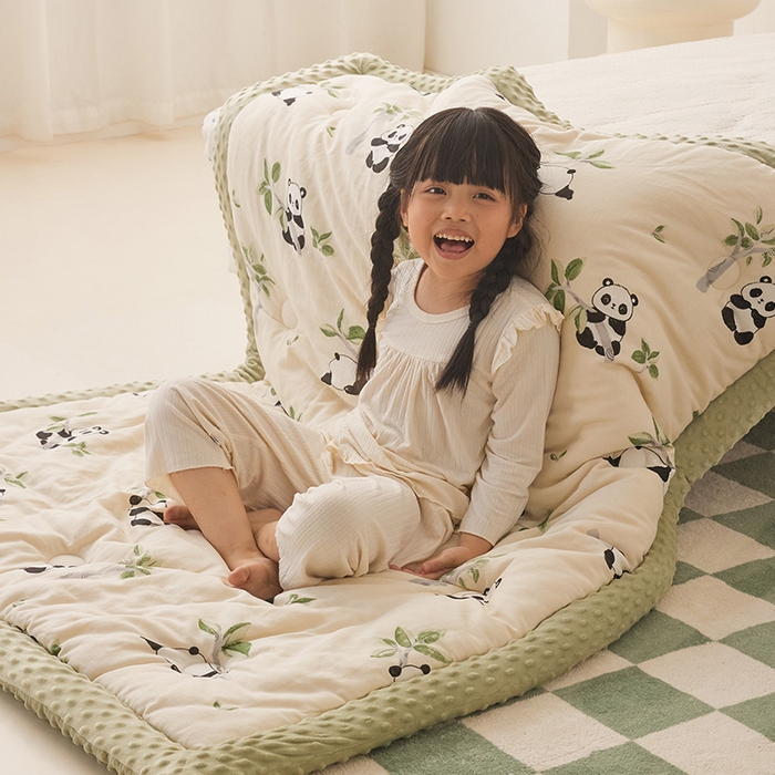 91家纺网 家纺一手货源 找家纺 嗨生活 2025年新款全棉纯棉双层纱豆豆被儿童被春秋被冬被幼儿园被子 熊猫盼盼