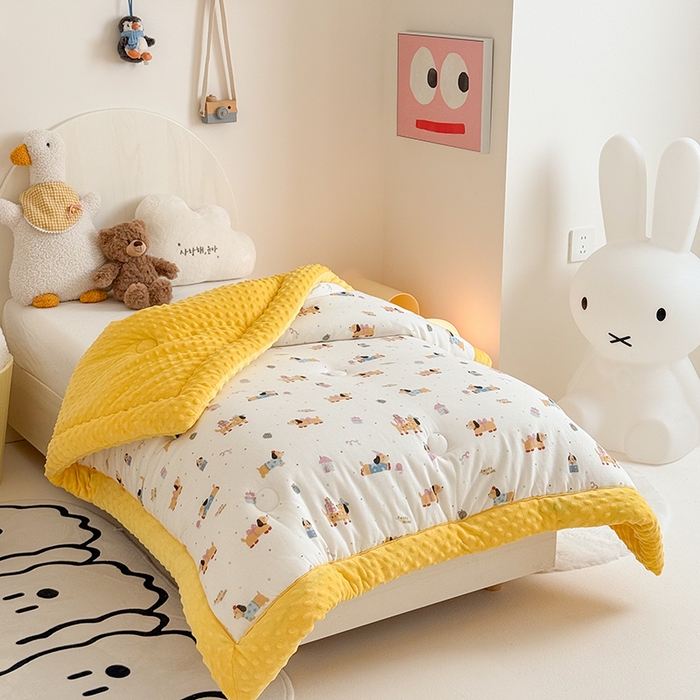 91家纺网 家纺一手货源 找家纺 嗨生活 2025年新款全棉纯棉双层纱豆豆被儿童被春秋被冬被幼儿园被子 可爱腊肠狗