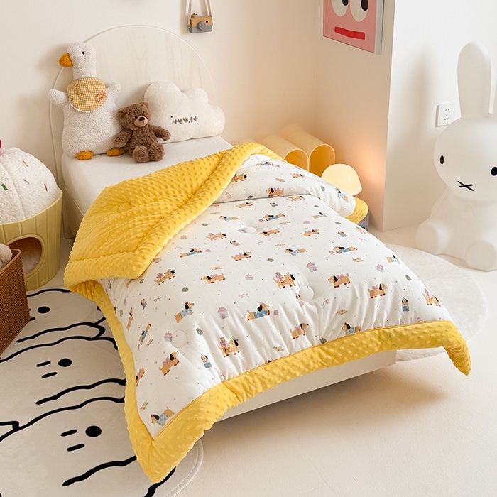 91家纺网 家纺一手货源 找家纺 嗨生活 2025年新款全棉纯棉双层纱豆豆被儿童被春秋被冬被幼儿园被子 可爱腊肠狗