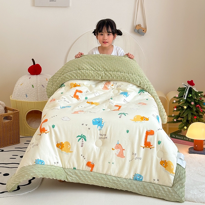 91家纺网 家纺一手货源 找家纺 嗨生活 2025年新款全棉纯棉双层纱豆豆被儿童被春秋被冬被幼儿园被子 恐龙世纪
