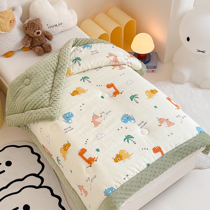 91家纺网 家纺一手货源 找家纺 嗨生活 2025年新款全棉纯棉双层纱豆豆被儿童被春秋被冬被幼儿园被子 恐龙世纪