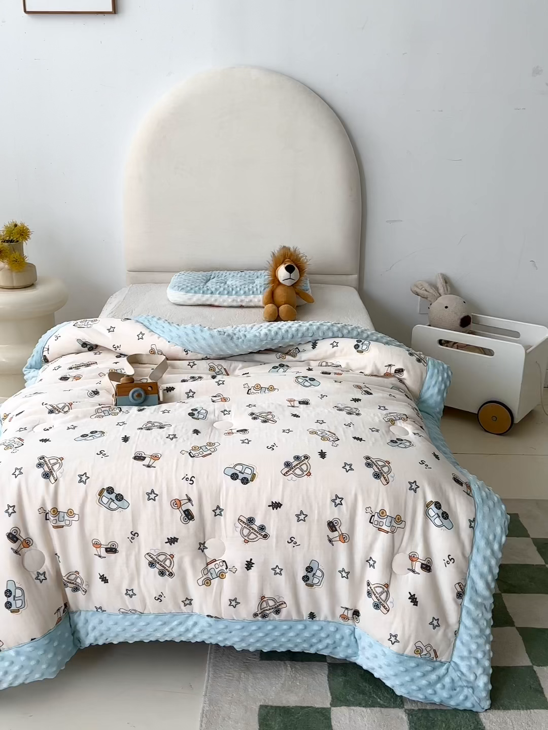 91家纺网 家纺一手货源 找家纺 嗨生活 2025年新款全棉纯棉双层纱豆豆被儿童被春秋被冬被幼儿园被子 汽车乐园