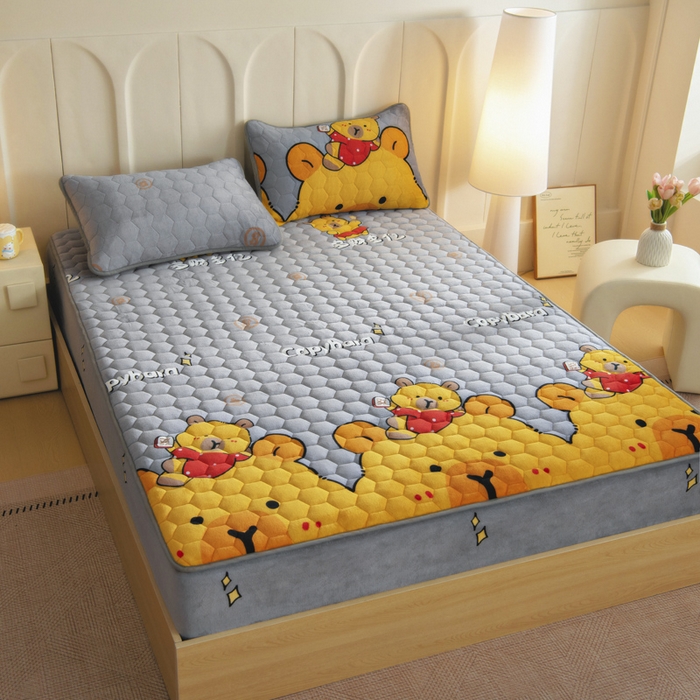 91家纺网 家纺一手货源 找家纺 情煊家纺 2025新款保暖牛奶绒夹棉床笠-床笠款 大力熊