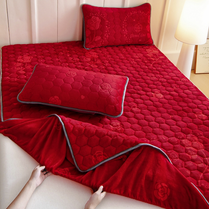 91家纺网 家纺一手货源 找家纺 情煊家纺 2025新款保暖牛奶绒夹棉床笠-床笠款 红玫瑰