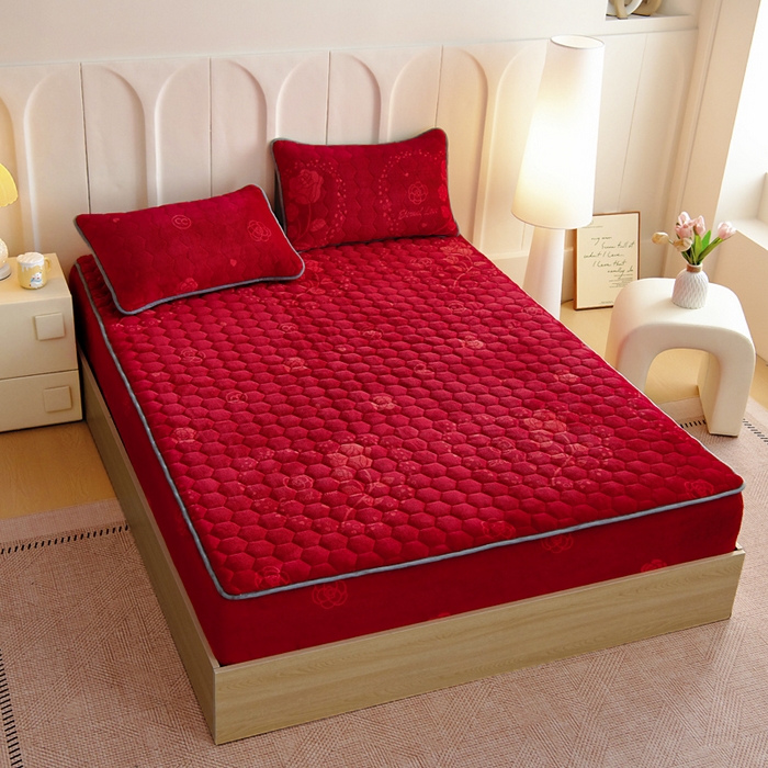 91家纺网 家纺一手货源 找家纺 情煊家纺 2025新款保暖牛奶绒夹棉床笠-床笠款 红玫瑰