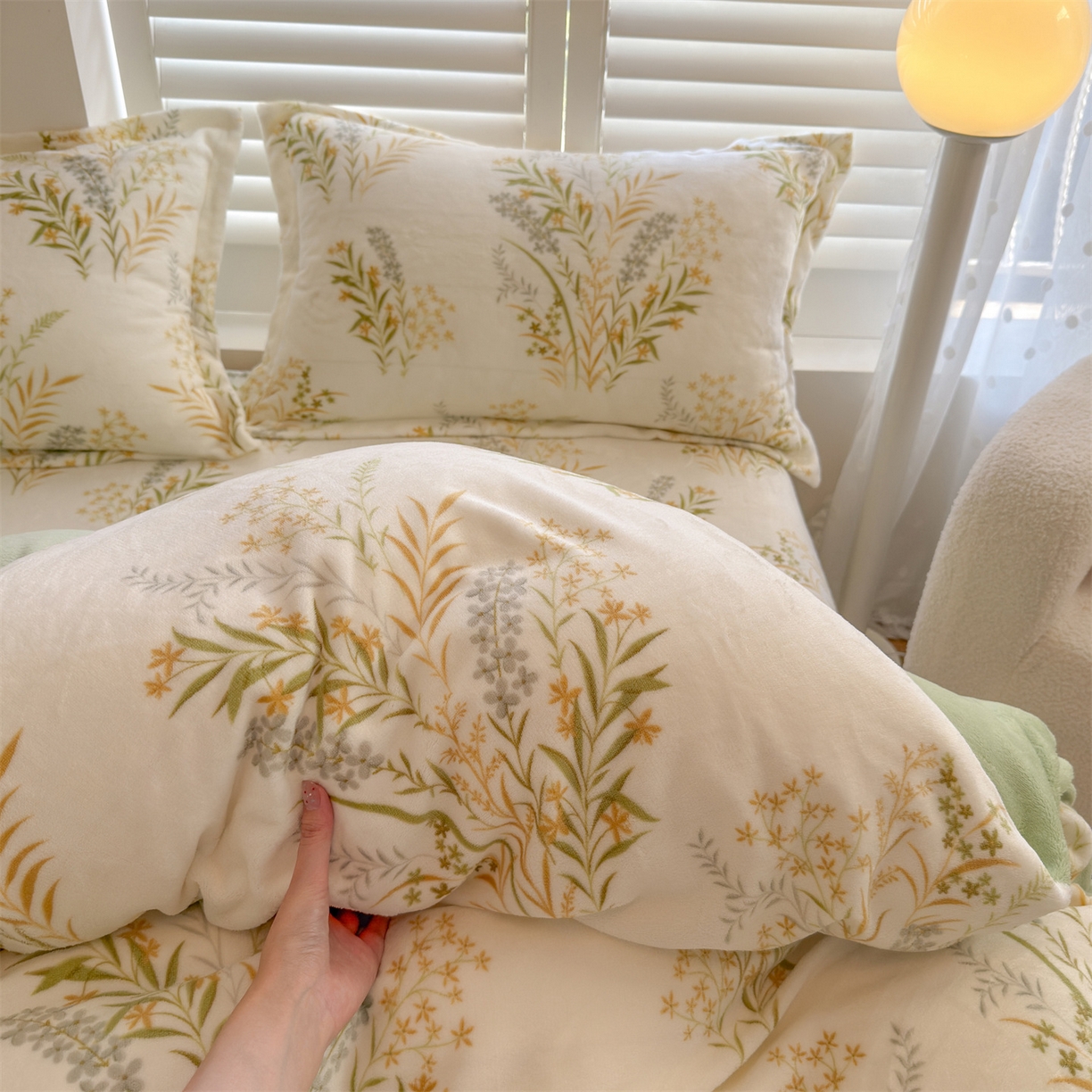 91家纺网 家纺一手货源 找家纺 名兮家居 2025秋冬新款加厚高克重牛奶绒单被套 仙草