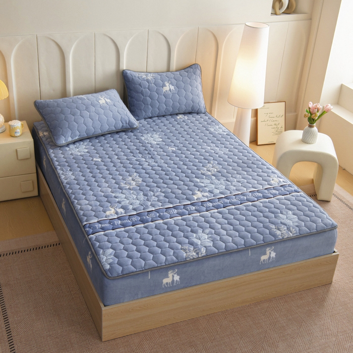 91家纺网 家纺一手货源 找家纺 情煊家纺 2025新款保暖牛奶绒夹棉床笠-床笠款 林深见鹿