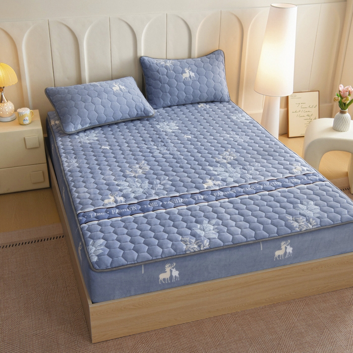 91家纺网 家纺一手货源 找家纺 情煊家纺 2025新款保暖牛奶绒夹棉床笠-床笠款 林深见鹿