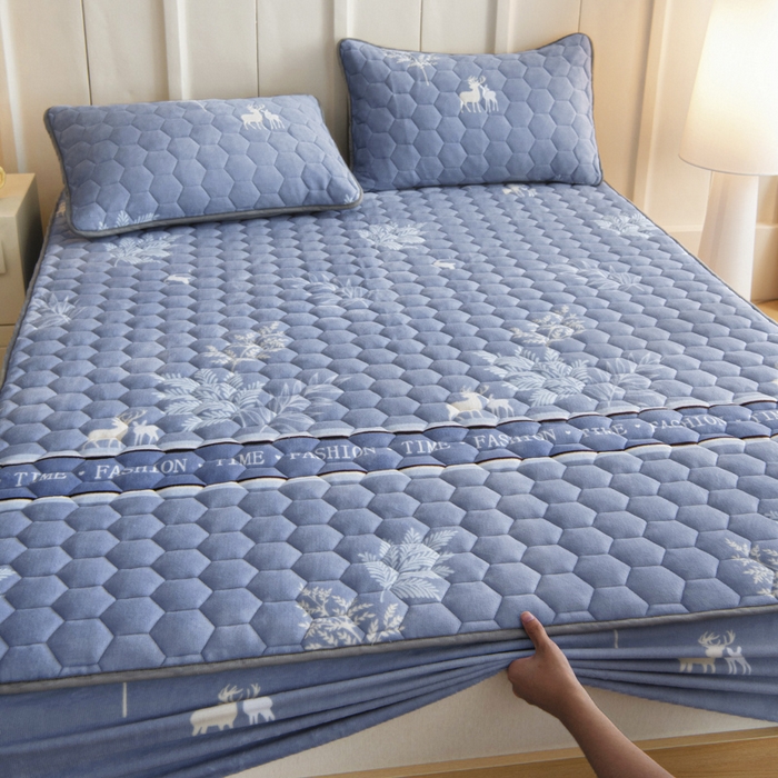 91家纺网 家纺一手货源 找家纺 情煊家纺 2025新款保暖牛奶绒夹棉床笠-床笠款 林深见鹿