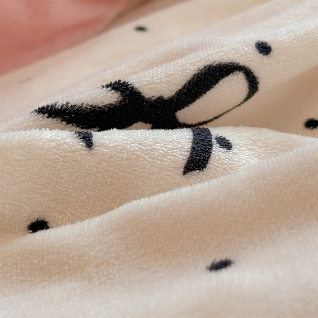 91家纺网 家纺一手货源 找家纺 名兮家居 2025秋冬新款加厚高克重牛奶绒单被套 小确幸