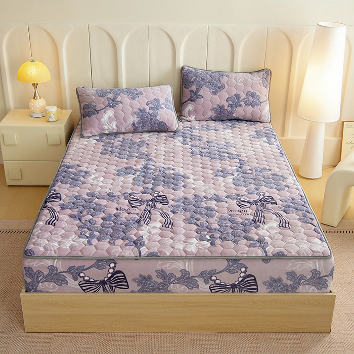 91家纺网 家纺一手货源 找家纺 情煊家纺 2025新款保暖牛奶绒夹棉床笠-床笠款 秘境