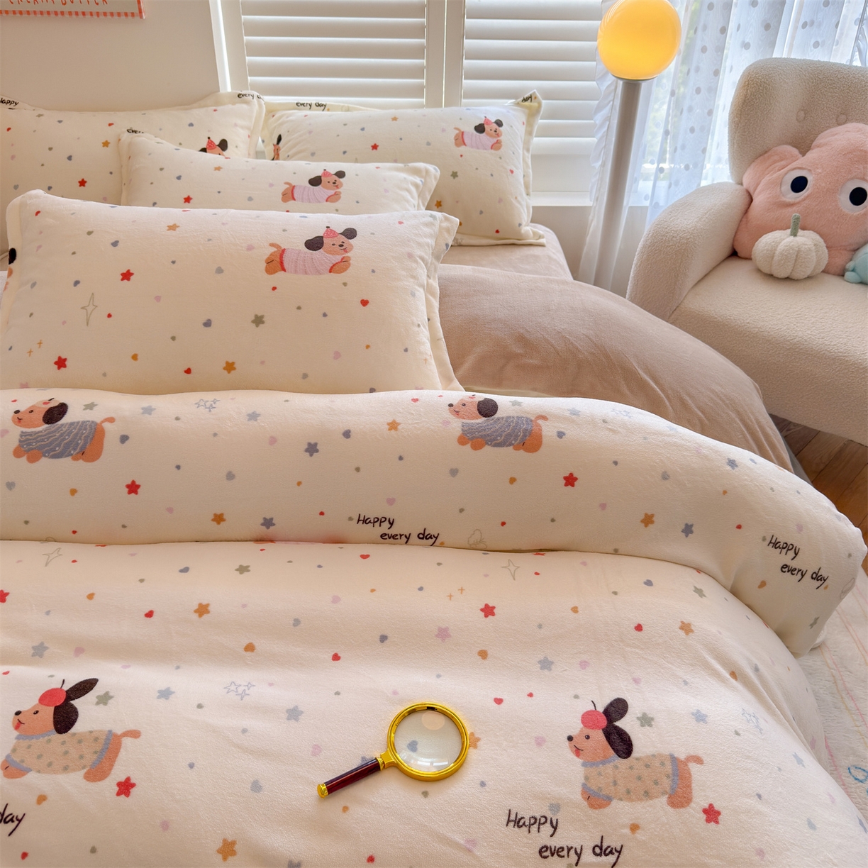 91家纺网 家纺一手货源 找家纺 名兮家居 2025秋冬新款加厚高克重牛奶绒单被套 星星狗