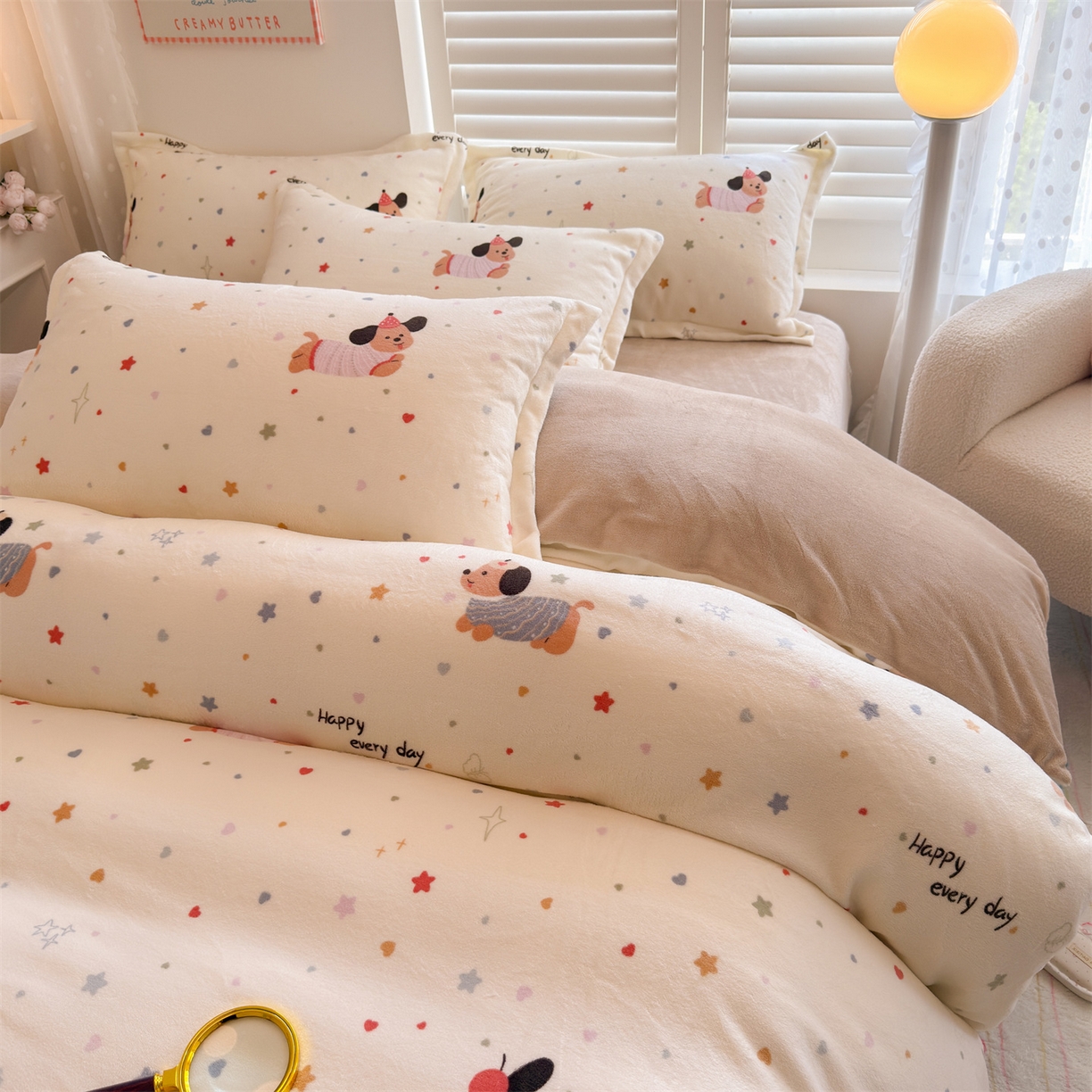 91家纺网 家纺一手货源 找家纺 名兮家居 2025秋冬新款加厚高克重牛奶绒单被套 星星狗