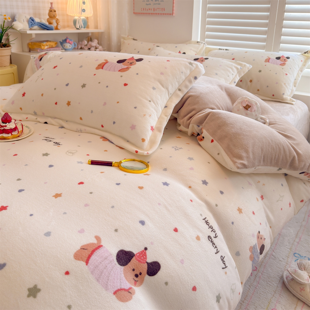 91家纺网 家纺一手货源 找家纺 名兮家居 2025秋冬新款加厚高克重牛奶绒单被套 星星狗