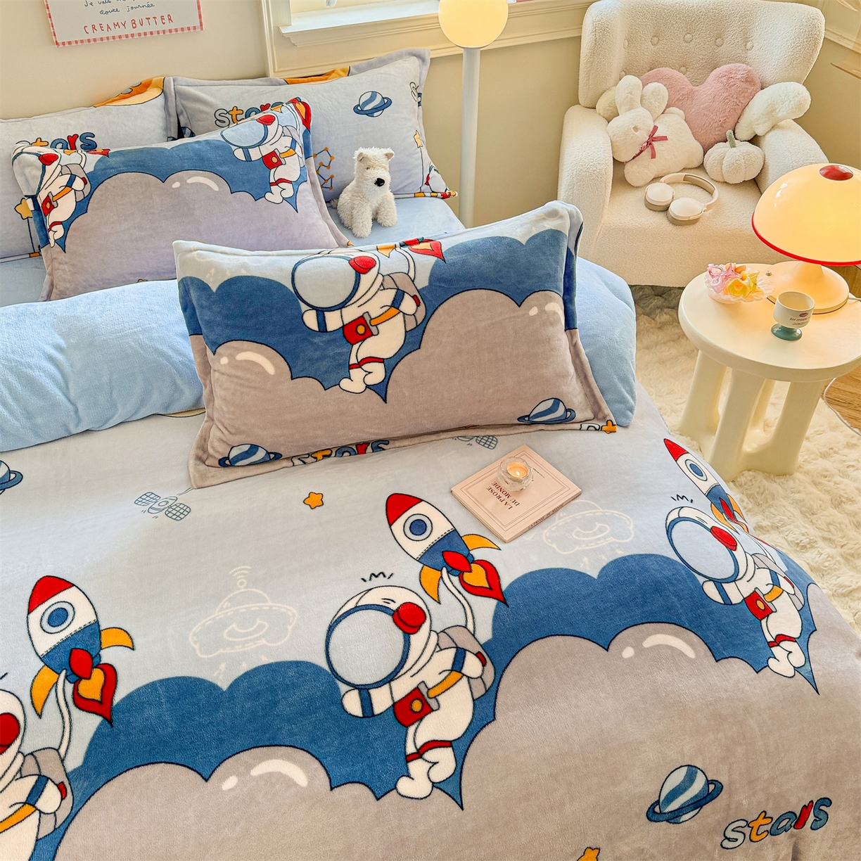 91家纺网 家纺一手货源 找家纺 名兮家居 2025秋冬新款加厚高克重牛奶绒单被套 宇航员