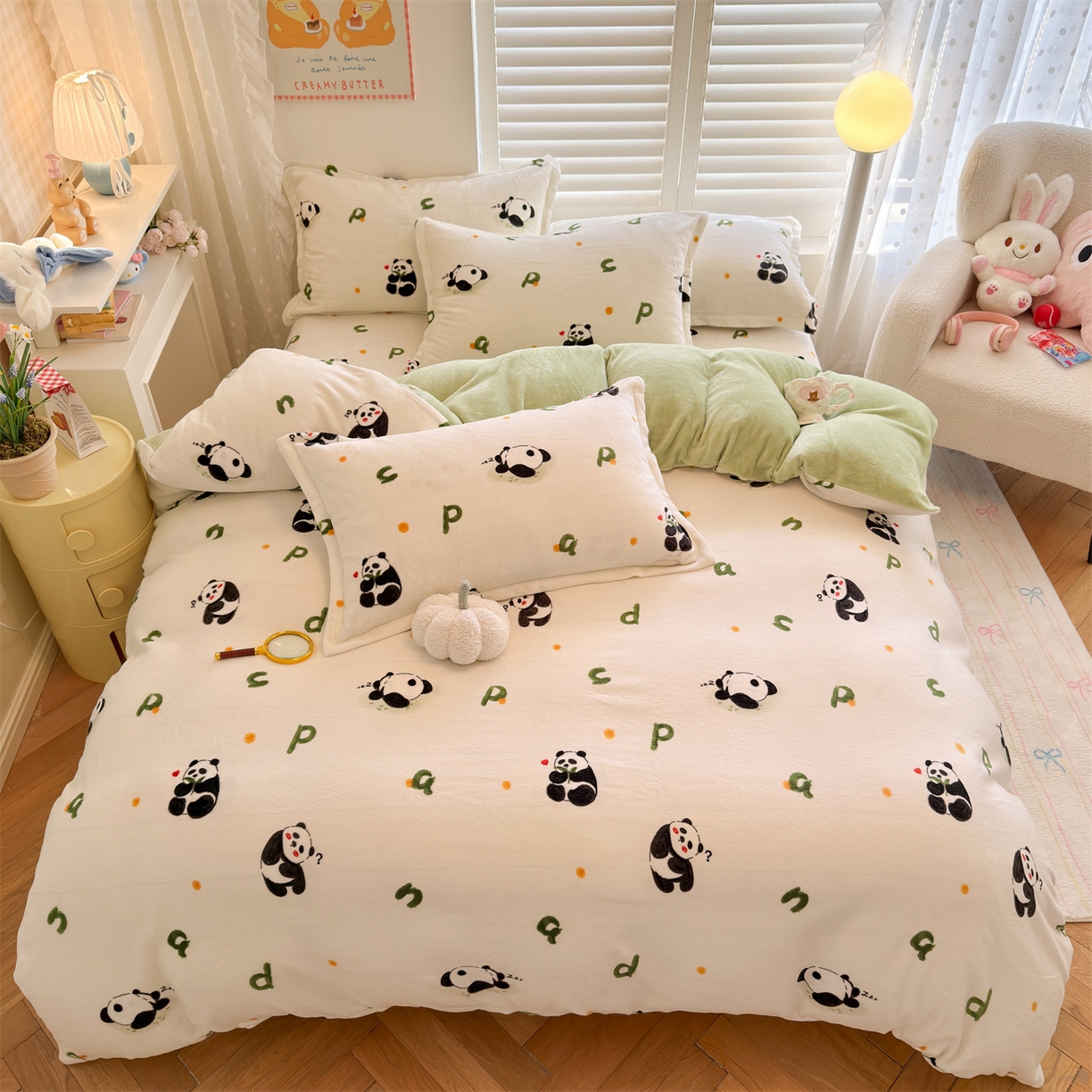 名兮家居 2025秋冬新款加厚高克重牛奶绒单被套 字母熊猫