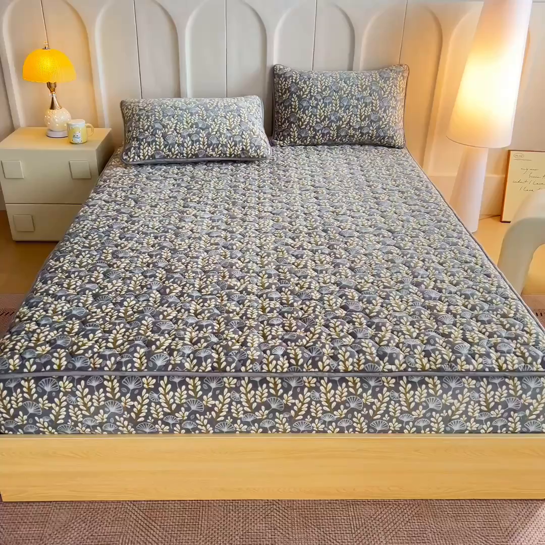 91家纺网 家纺一手货源 找家纺 情煊家纺 2025新款保暖牛奶绒夹棉床笠-床笠款 银杏叶