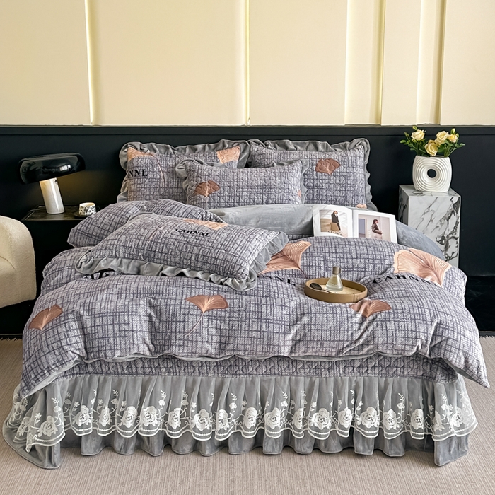 91家纺网 家纺一手货源 找家纺 首选家纺 2025新款直播热款双层蕾丝花边牛奶绒印花床盖四件套床盖单件三件套 梦想起航