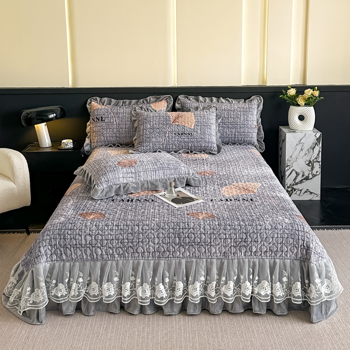 91家纺网 家纺一手货源 找家纺 首选家纺 2025新款直播热款双层蕾丝花边牛奶绒印花床盖四件套床盖单件三件套 梦想起航