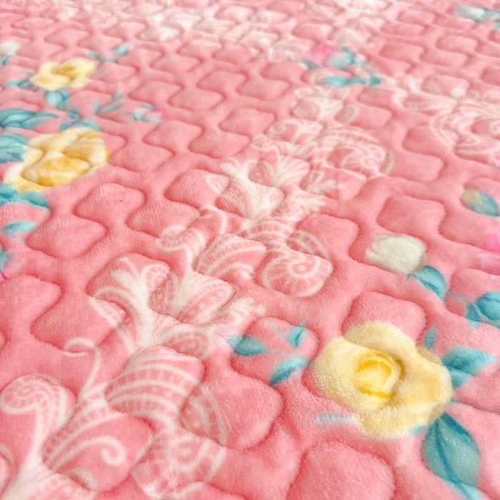 91家纺网 家纺一手货源 找家纺 首选家纺 2025新款直播热款双层蕾丝花边牛奶绒印花床盖四件套床盖单件三件套 魅力花园