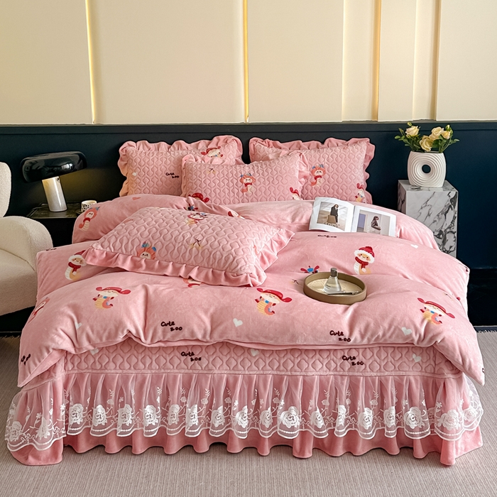 91家纺网 家纺一手货源 找家纺 首选家纺 2025新款直播热款双层蕾丝花边牛奶绒印花床盖四件套床盖单件三件套 动漫乐园