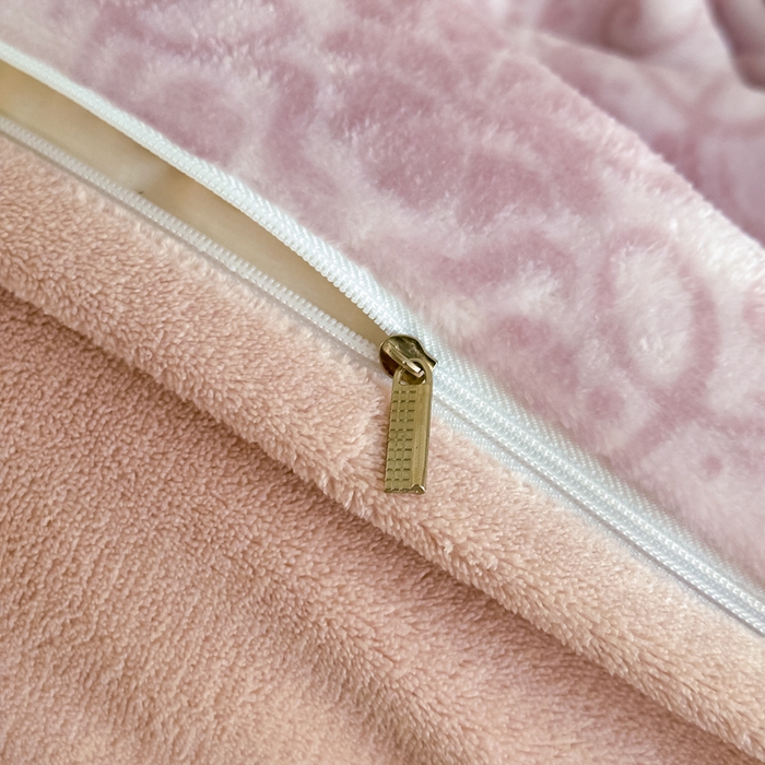 91家纺网 家纺一手货源 找家纺 首选家纺 2025新款直播热款双层蕾丝花边牛奶绒印花床盖四件套床盖单件三件套 紫色花影