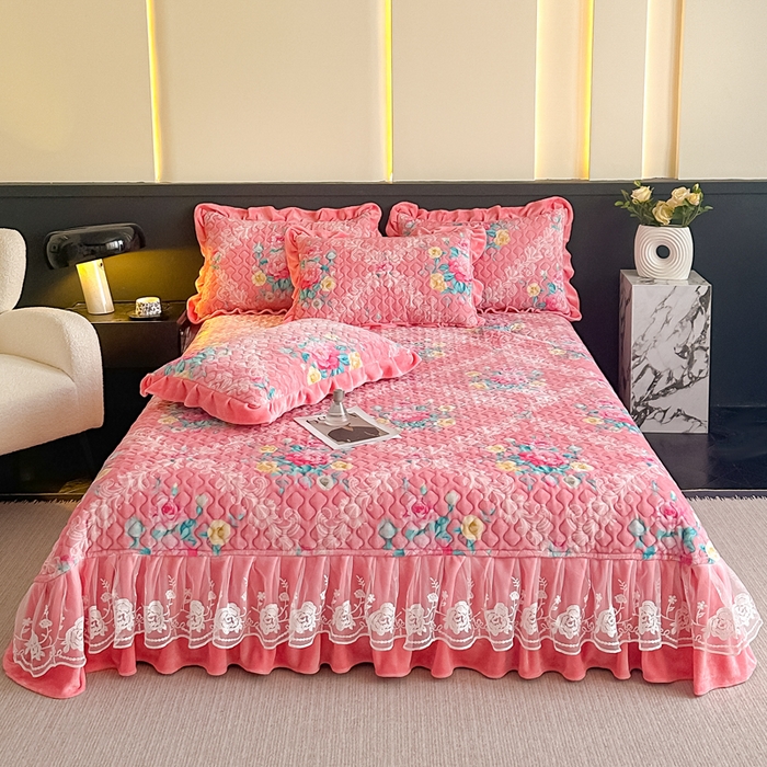 91家纺网 家纺一手货源 找家纺 首选家纺 2025新款直播热款双层蕾丝花边牛奶绒印花床盖四件套床盖单件三件套 魅力花园