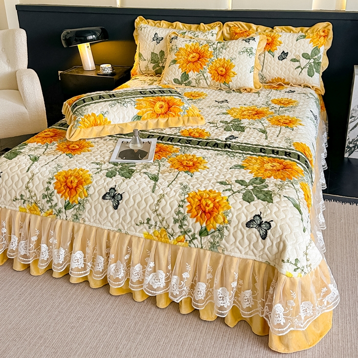 91家纺网 家纺一手货源 找家纺 首选家纺 2025新款直播热款双层蕾丝花边牛奶绒印花床盖四件套床盖单件三件套 向日葵