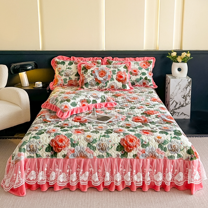 91家纺网 家纺一手货源 找家纺 首选家纺 2025新款直播热款双层蕾丝花边牛奶绒印花床盖四件套床盖单件三件套 花语梦