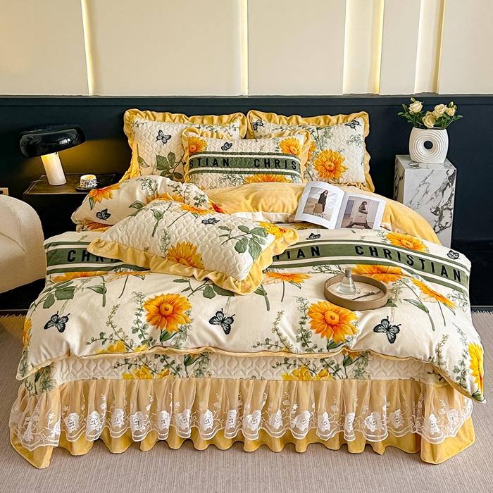 91家纺网 家纺一手货源 找家纺 首选家纺 2025新款直播热款双层蕾丝花边牛奶绒印花床盖四件套床盖单件三件套 向日葵